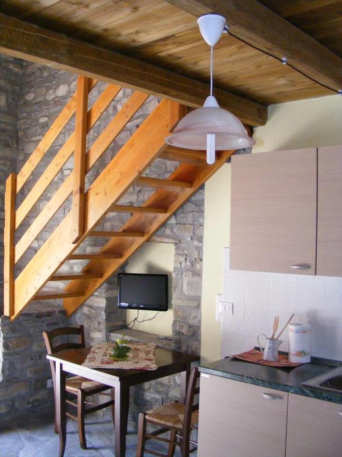 Albergo Diffuso Casa Delle Favole Ferriere Bagian luar foto