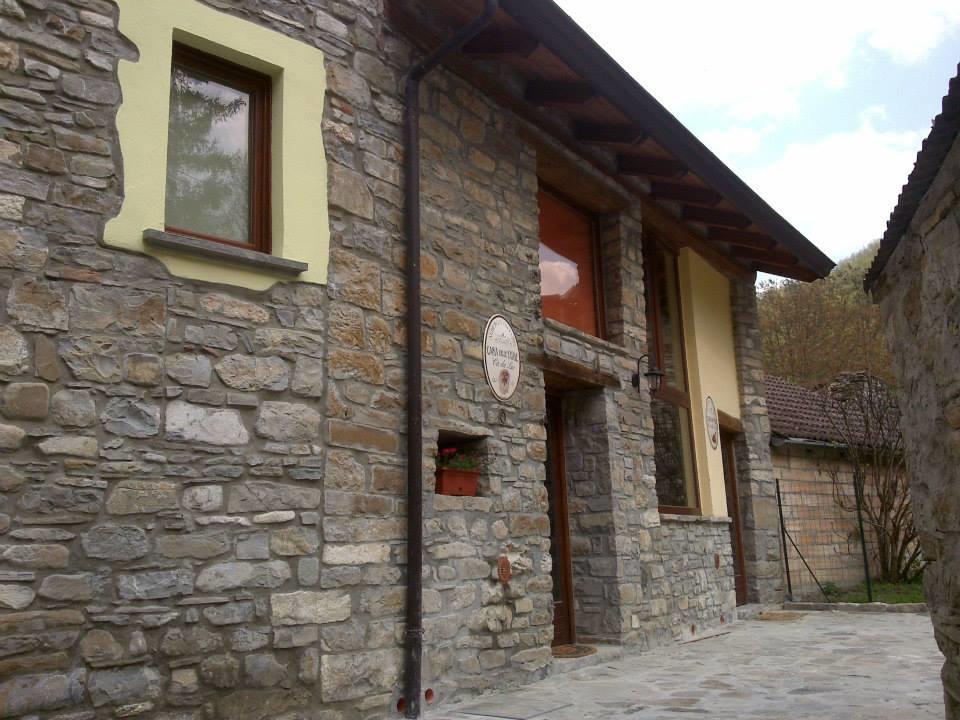 Albergo Diffuso Casa Delle Favole Ferriere Bagian luar foto
