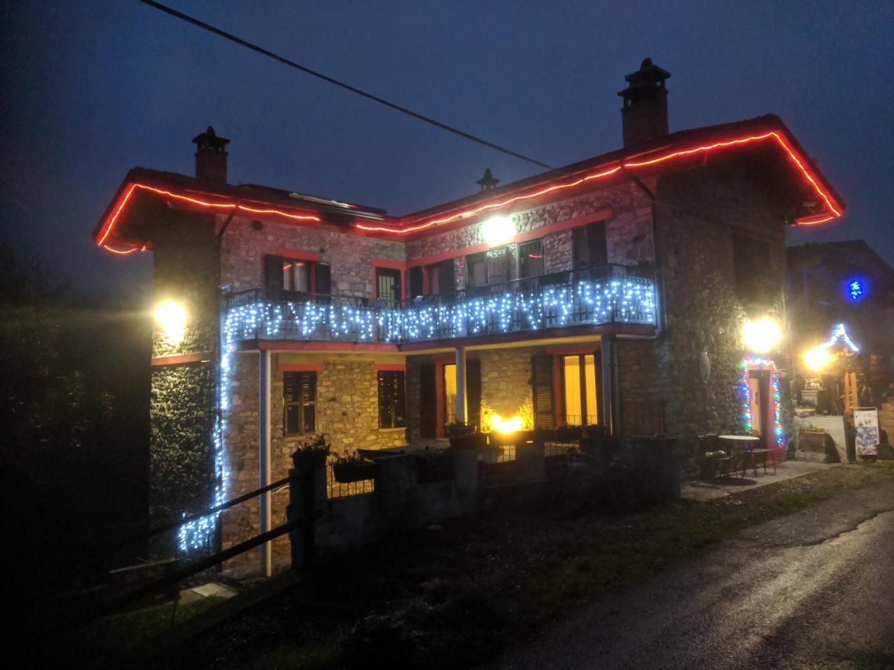 Albergo Diffuso Casa Delle Favole Ferriere Bagian luar foto